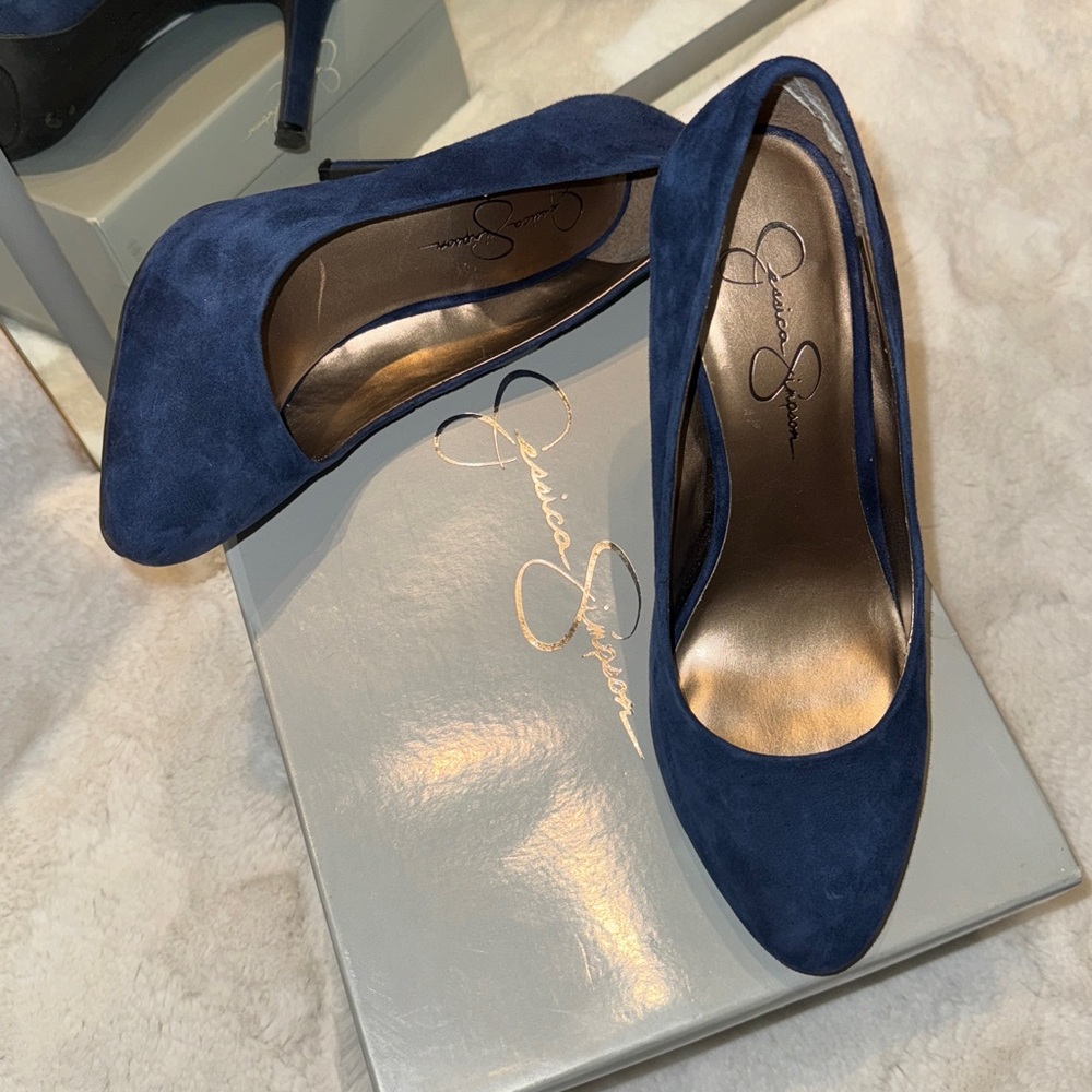 Jessica Simpson suede blue pumps